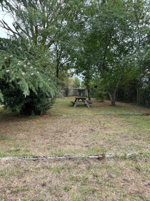 La Lande - Petite Maison Avec Jardin Vendat Exteriör bild